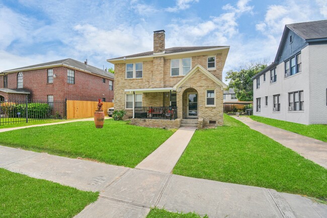 Primary Photo - 2622 Rosedale St