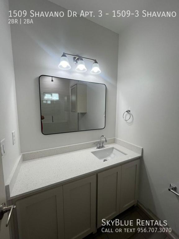 Building Photo - 1509 Shavano Dr