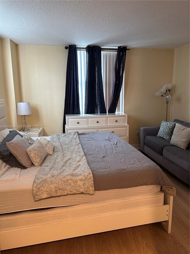 Building Photo - 117 NW 42nd Ave