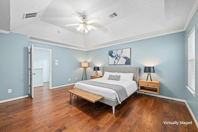 Building Photo - 3410 Skyline Village Dr