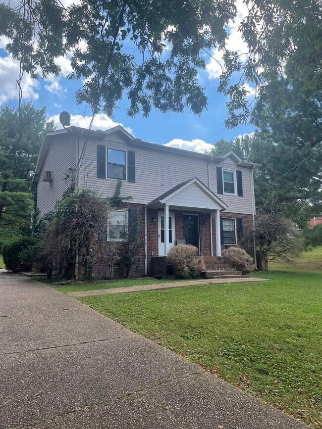 Building Photo - Fabulous 1BR Furnished Duplex
