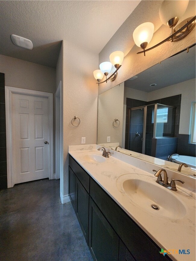 Building Photo - 184 E Torrey St