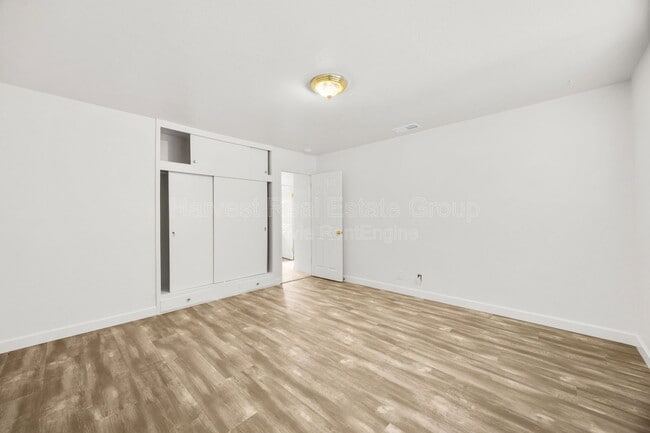 Building Photo - 16385 Gordon Way