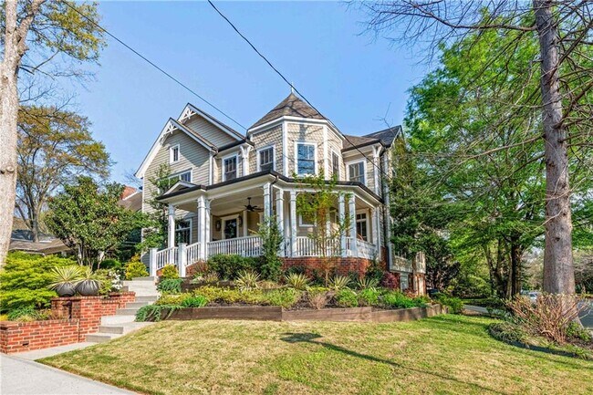 Building Photo - 582 St Charles Ave NE