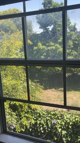 Building Photo - 410 S Sierra Madre Blvd