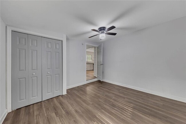 Building Photo - 845 Oak St NW