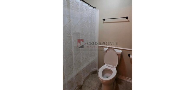 Building Photo - Spacious and Stunning 3 Bedroom 2 Bath Home in Longview!