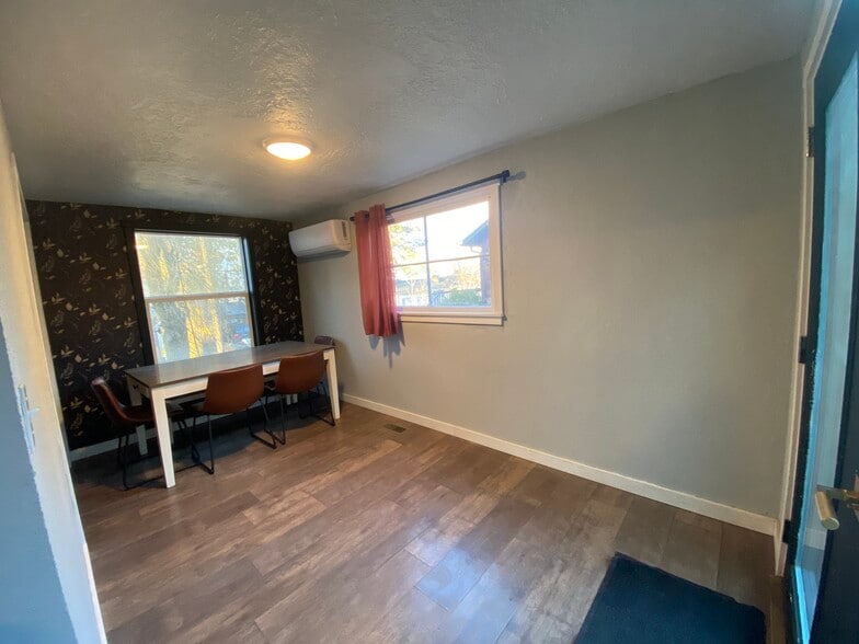 Building Photo - 3402 E 17th Ave