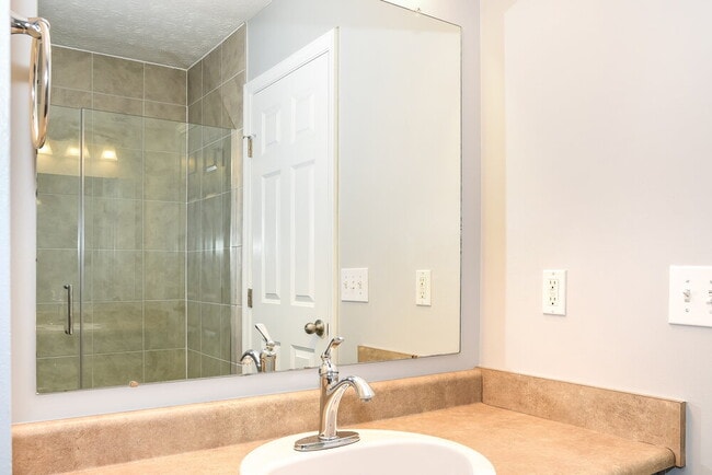 Building Photo - 3963 Genteel Dr