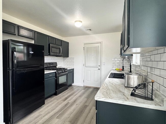 Building Photo - 1795 Bliss Cir