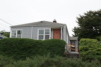 Building Photo - RENOVATED BALLARD 3 BED, 2 BATH DUPLEX UNI...