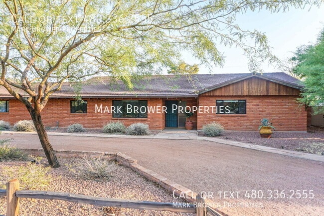 Building Photo - 505 E Loma Vista Dr