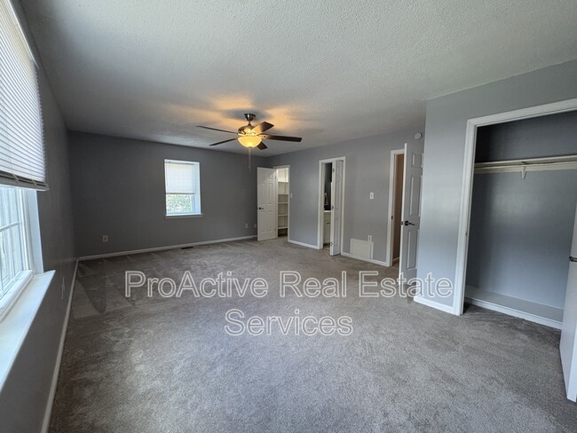Building Photo - 1501 Antler Cir