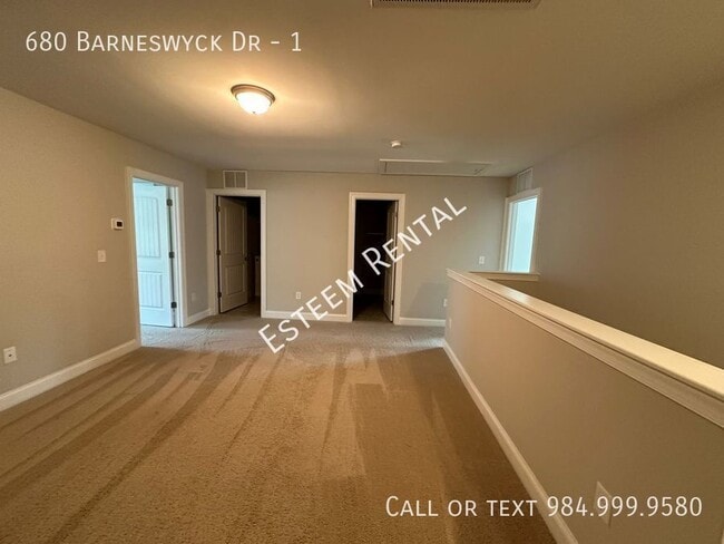 Building Photo - 680 Barneswyck Dr