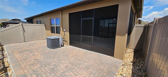 Building Photo - 13475 Crest Lake Dr