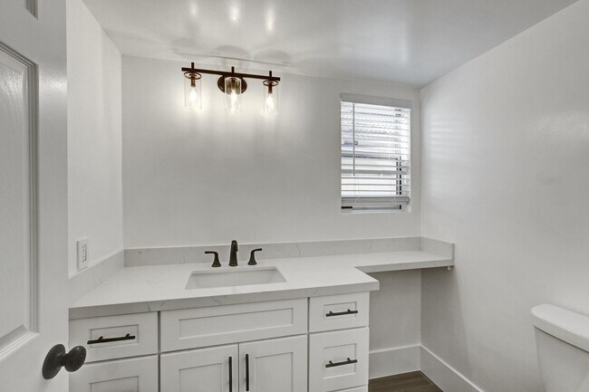 Building Photo - Beautiful 4-Bed, 2.5-Bath Home in Moreno Valley Ranch