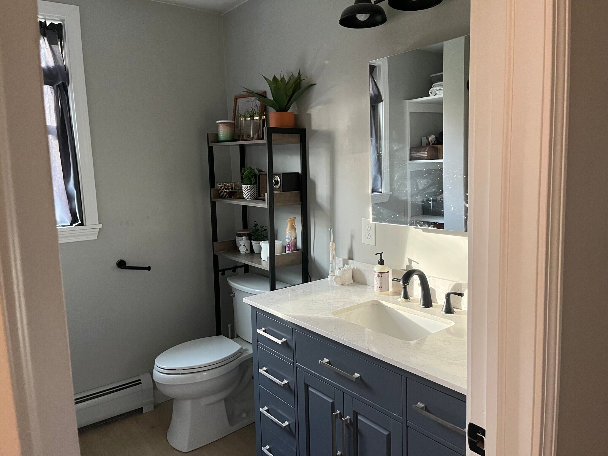 Building Photo - 130 Mount Vernon St