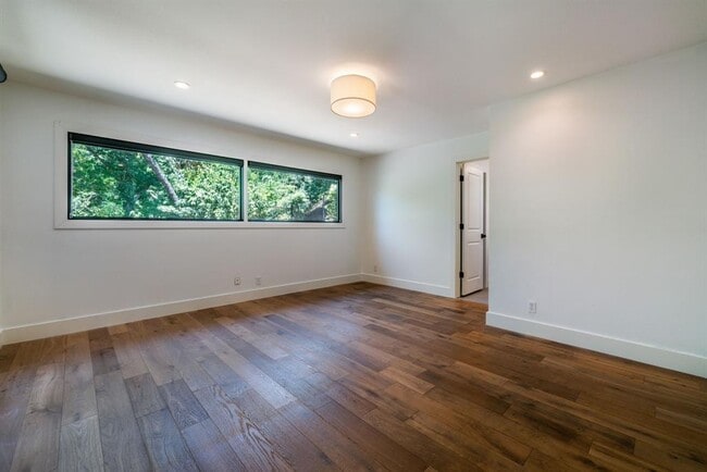 Building Photo - 3514 Hillbrook Dr