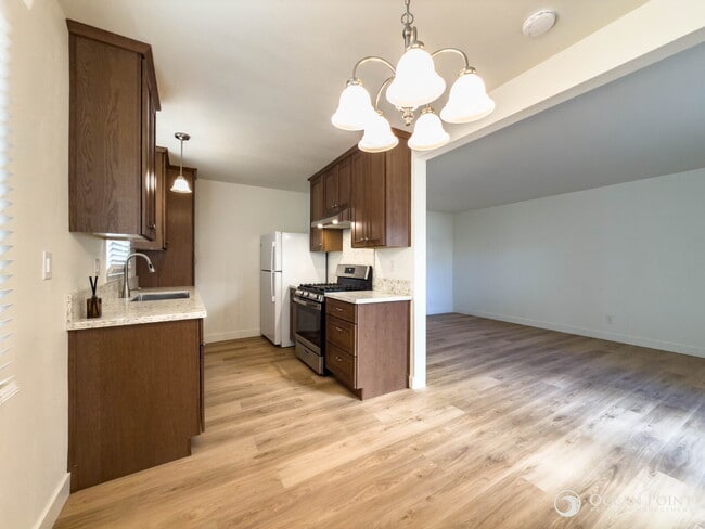 Building Photo - Newly Remodeled 2 Bedroom Apartment for Rent in Midtown Ventura!