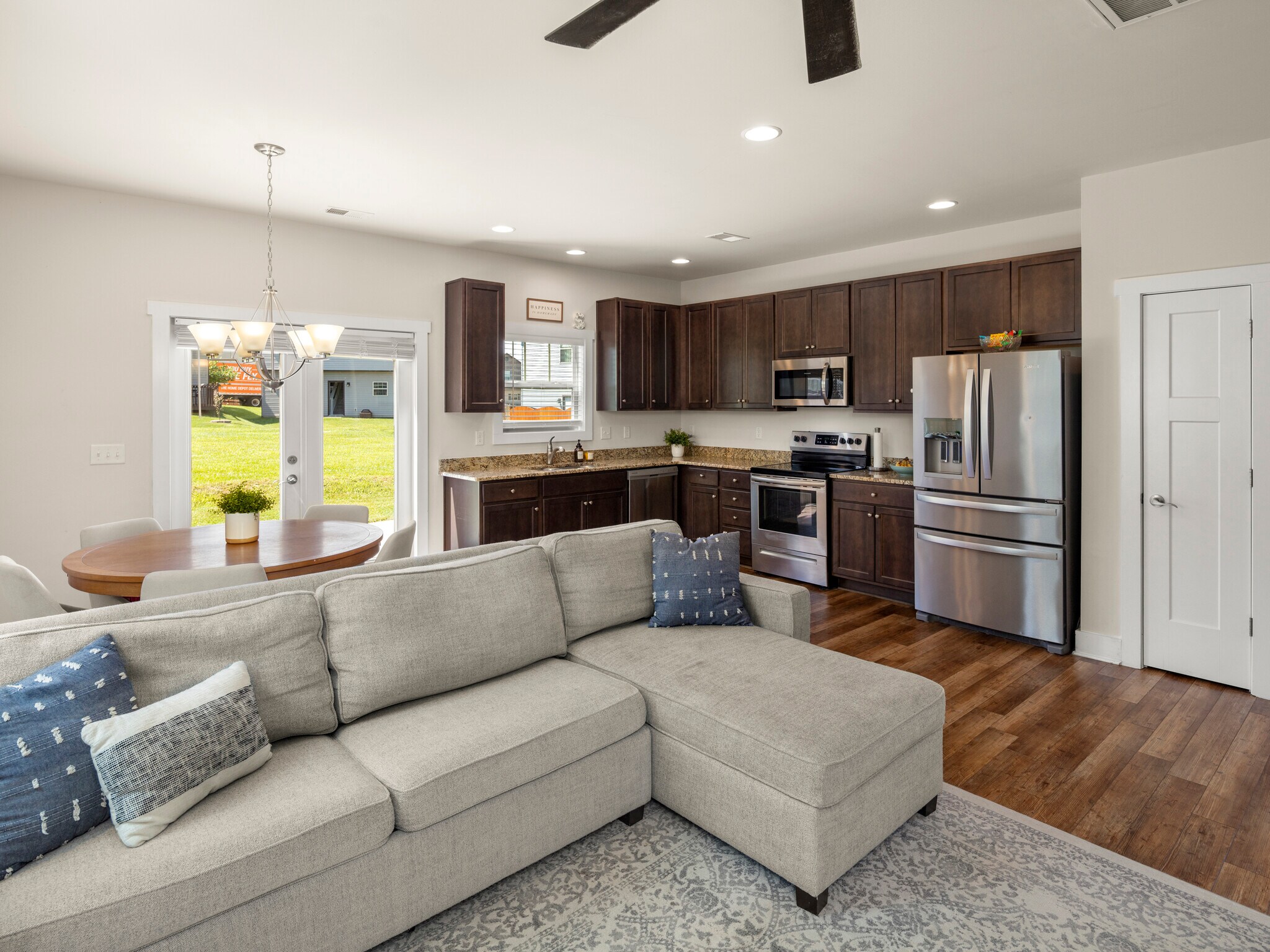 Building Photo - 84 Cardwell Ln