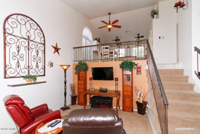 Building Photo - Desirable Chandler location near the Chand...