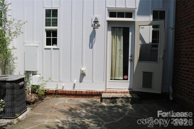 Building Photo - 9806 Longstone Ln