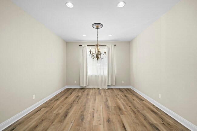Building Photo - 44313 Marcelina Ct