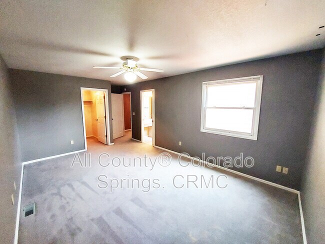 Building Photo - 6568 Foxdale Cir