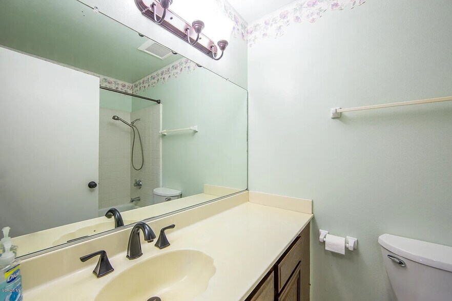 Building Photo - 5977 Nelda St