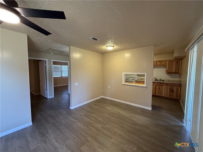 Building Photo - 200 Olsens Acres