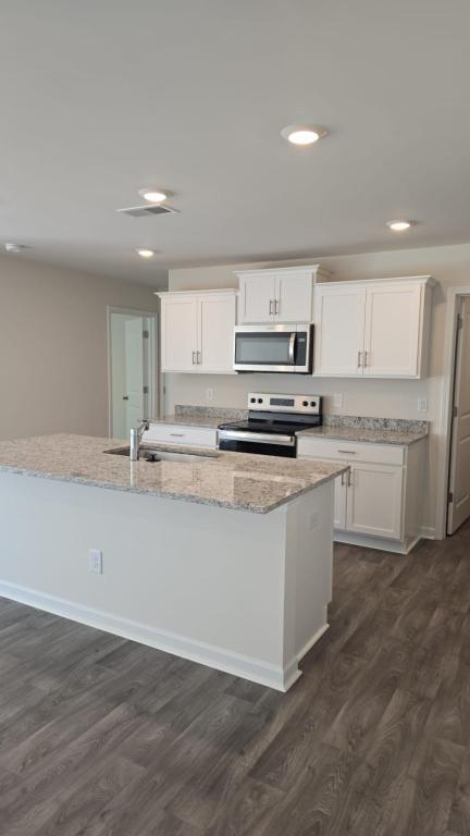 Building Photo - 2141 Monk Dr