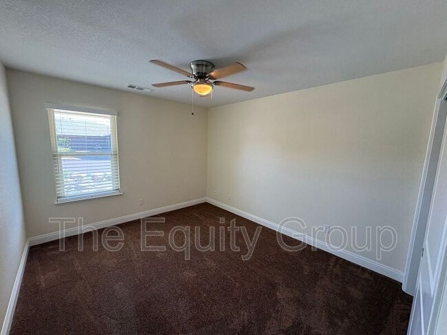 Building Photo - 2322 E Vassar Dr