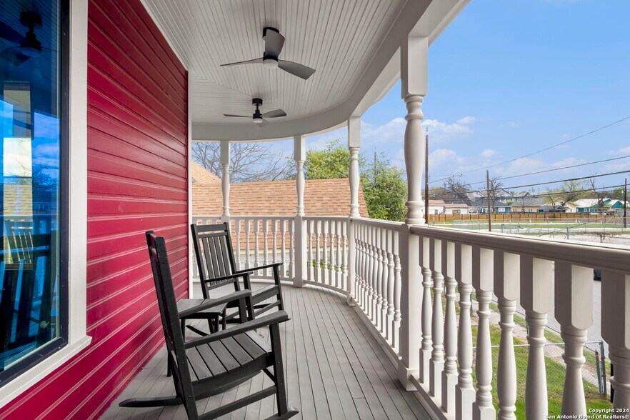 Building Photo - 201 E Carson St