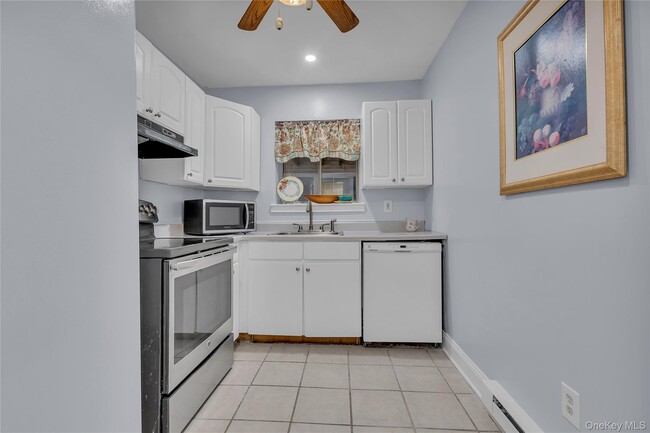 Building Photo - 618 Fox Run Ln