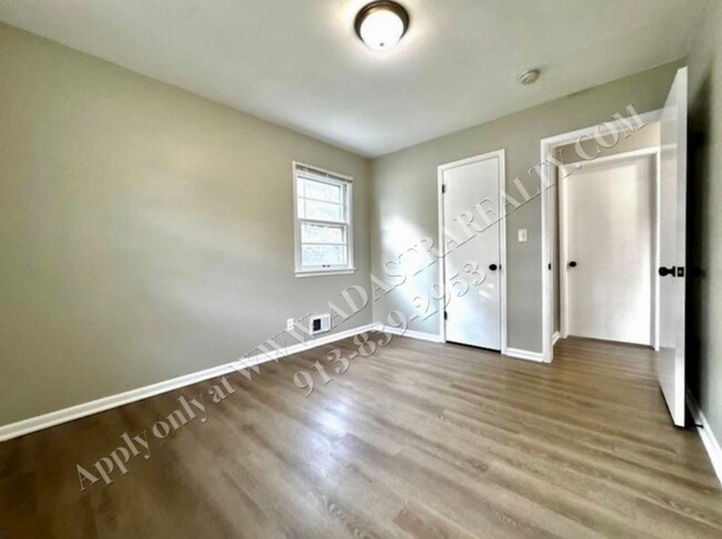 Building Photo - Updated 3 Bed 1 Bath Home In Independence-...