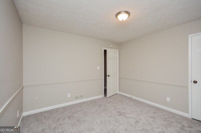 Building Photo - 3871 Partridge Pl SW