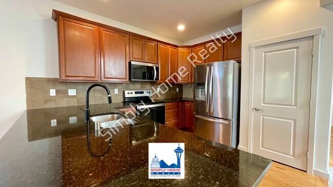 Building Photo - Welcome to Your 4-Bedroom Dream Home!??