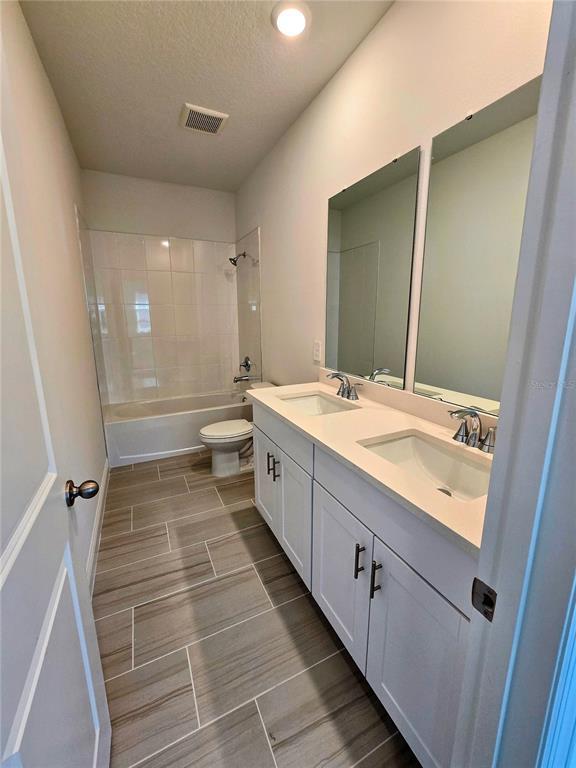 Building Photo - 2284 Hen Rd