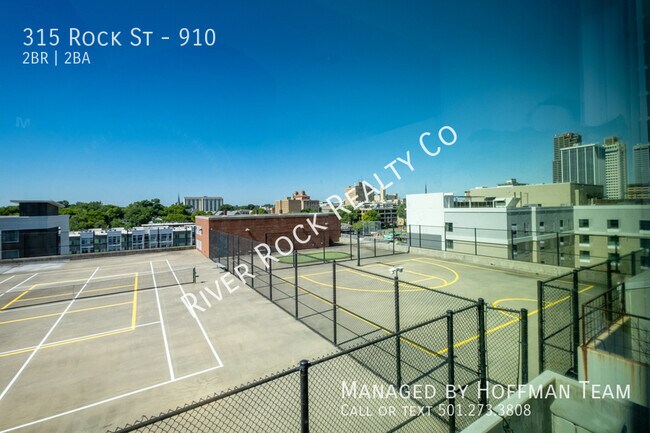 Building Photo - 315 Rock St