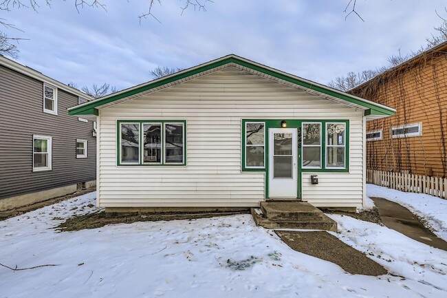 Building Photo - 3448 Grimes Ave N