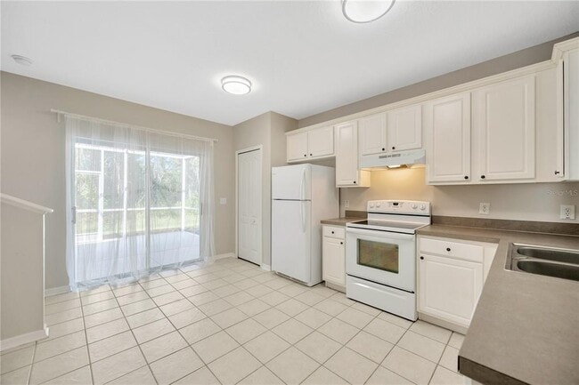 Building Photo - 15780 Fishhawk Falls Dr
