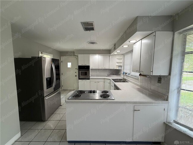 Building Photo - 3776 Dorset Dr