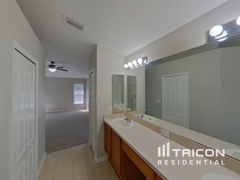 Building Photo - 11149 Rodeo Ln