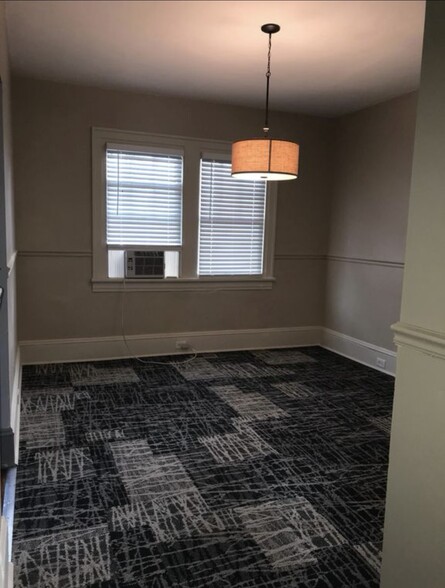 Dining area - 18 E 10th St SW