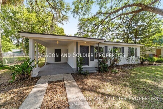 Building Photo - 1036 NE 13th St