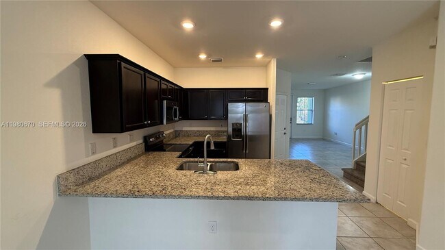 Building Photo - 10348 W 33rd Ln