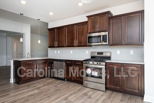 Building Photo - 702 Butterfly Lk Ct