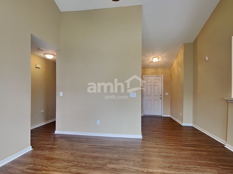 Building Photo - 5023 Holdsworth Dr