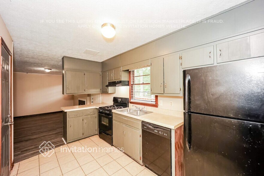 Building Photo - 7290 Hollyhock Dr