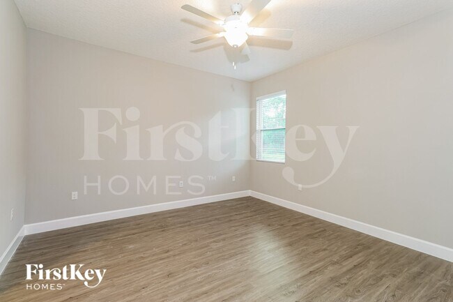 Building Photo - 121 Dailey St SE